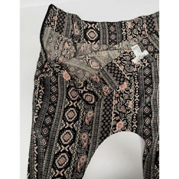 Forever 21 Multicolor Black Floral Slim Pants Size Medium - Picture 5 of 7